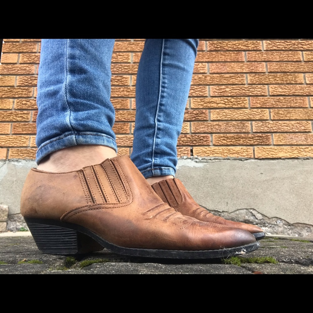 Pimento Low Cut Cowboy Boots